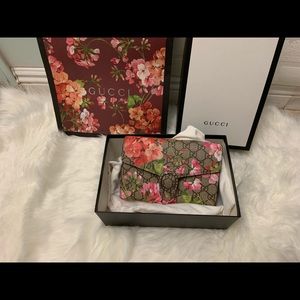 Gucci Dionysus GG Supreme Canvas Bag Blooms Print